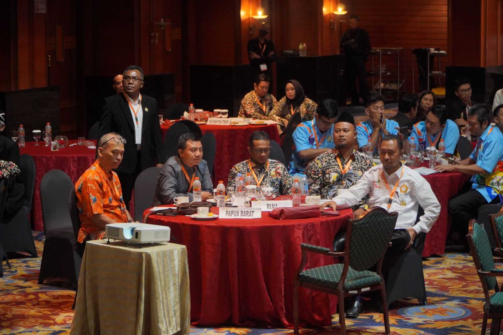 Dr. H. Asep Syaripudin, M.si. Terpilih Kembali Menjadi Ketua Umum Dpp Hipki 2022 – 2027 13 Dr. H. Asep Syaripudin, M.si. Terpilih Kembali Menjadi Ketua Umum Dpp Hipki 2022 – 2027