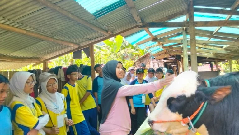 Smp Negeri 128 Jakarta Gelar Persami Bentuk Pramuka Mandiri, Tangguh, Kreatif Dan Berkarakter 9 Smp Negeri 128 Jakarta Gelar Persami Bentuk Pramuka Mandiri, Tangguh, Kreatif Dan Berkarakter