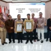 Berkontribusi Atas Pembangunan Pers, Pj Gubernur Banten Al Muktabar Raih Anugerah Sahabat Pers SMSI