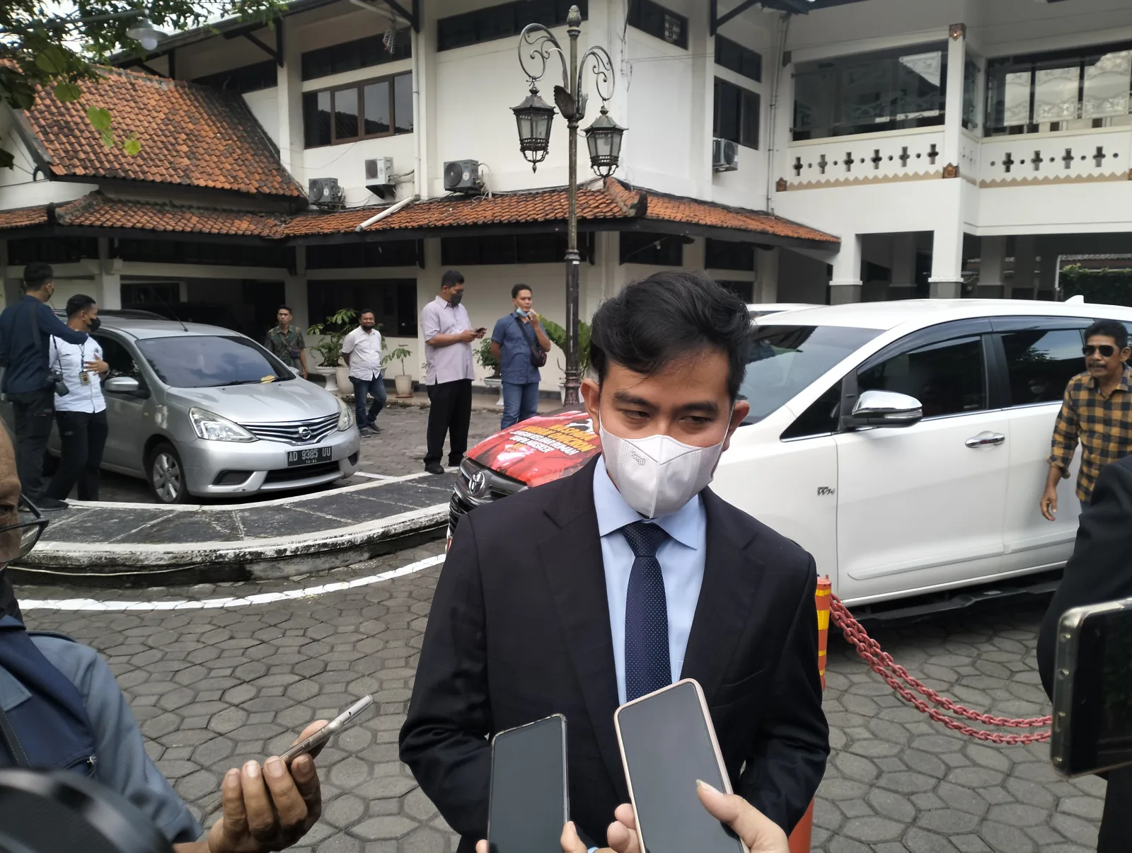 Gibran Rakabuming Menunjukkan Sejumlah Lokasi Bagi Investor Baru Yang Akan Masuk Solo