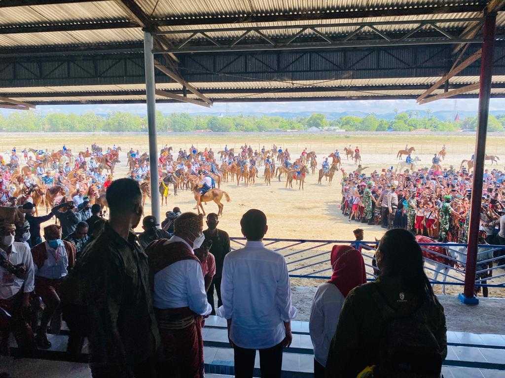 Saat Presiden Menonton Pacuan Kuda