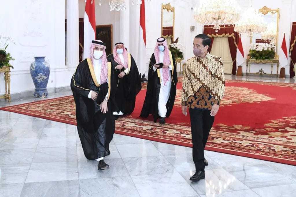 Presiden Jokowi Terima Kunjungan Menlu Arab Saudi, Bahas Soal Haji 11 Presiden Jokowi Terima Kunjungan Menlu Arab Saudi, Bahas Soal Haji