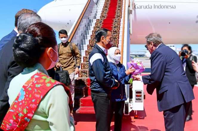 
Budayawan Doakan Misi Perdamaian Presiden Jokowi