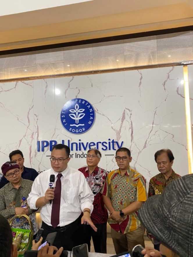 
Top ……..! Tempe Azaki Jadi Produk Inovasi Pangan Tim Peneliti IPB University