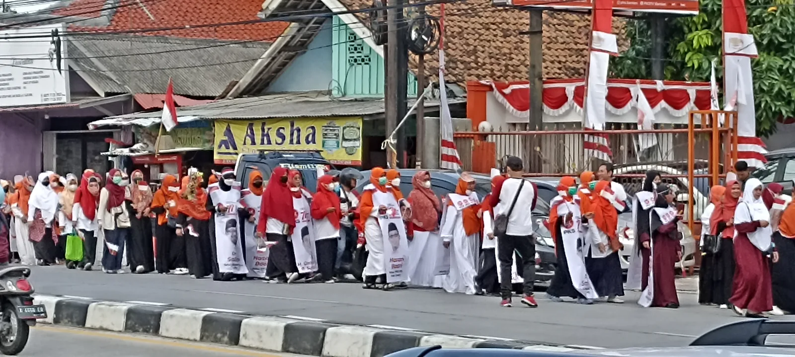 Peringkati Hut Ri, Pks Kota Serang Gelar Fleshmob Di Perempatan Warjok