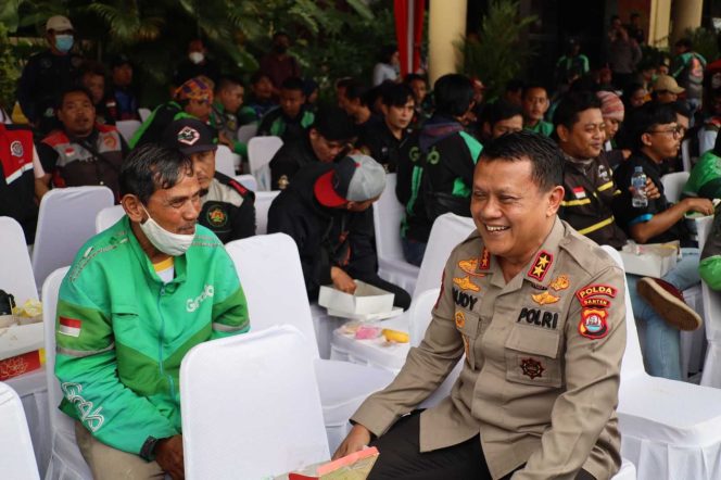 
					Begini Keseruan Yuk Ngopi Wae Ojol Bareng Kapolda Banten