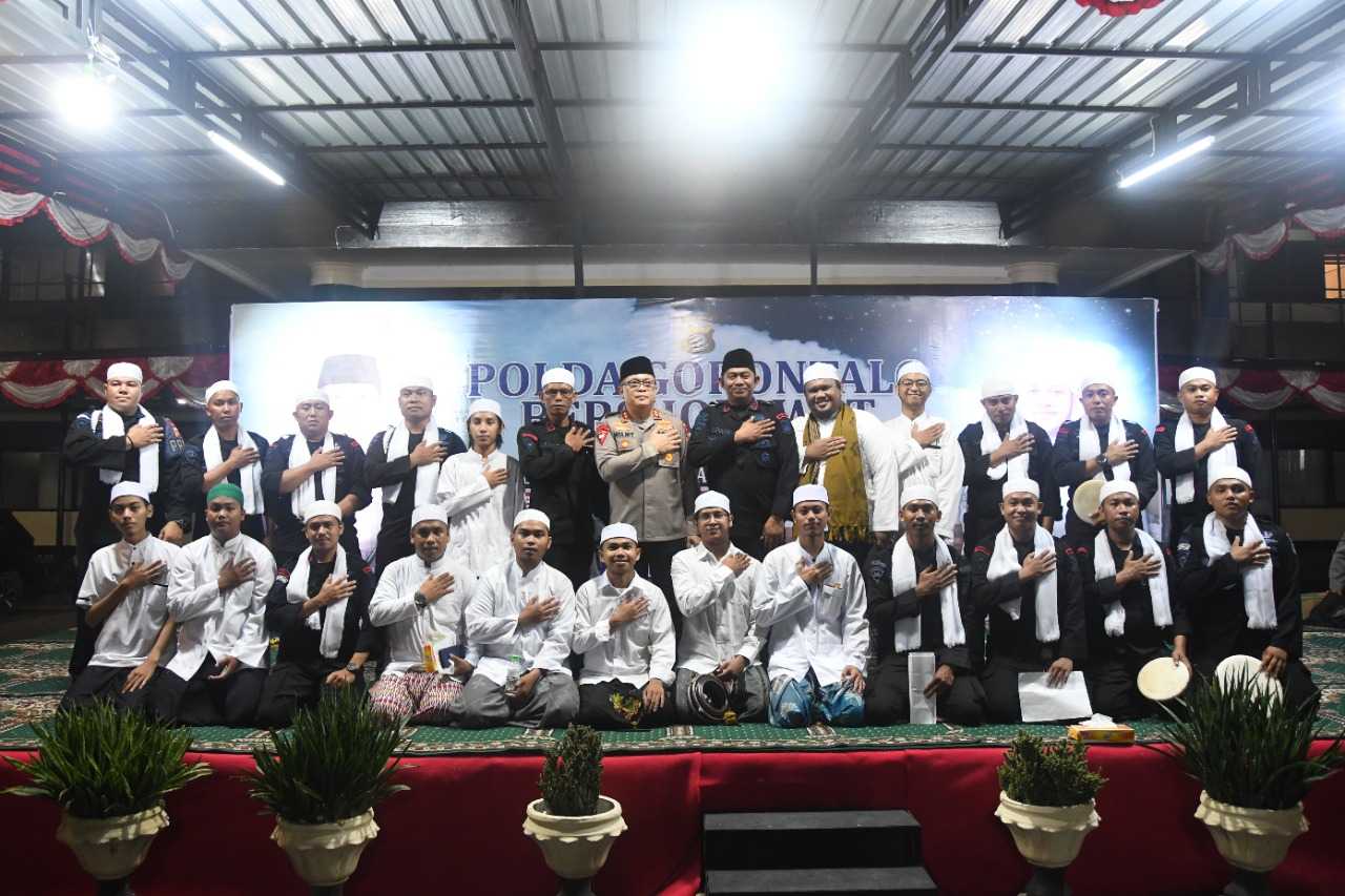 Hari Santri, Polda Gorontalo Didruduk Ratusan Santri