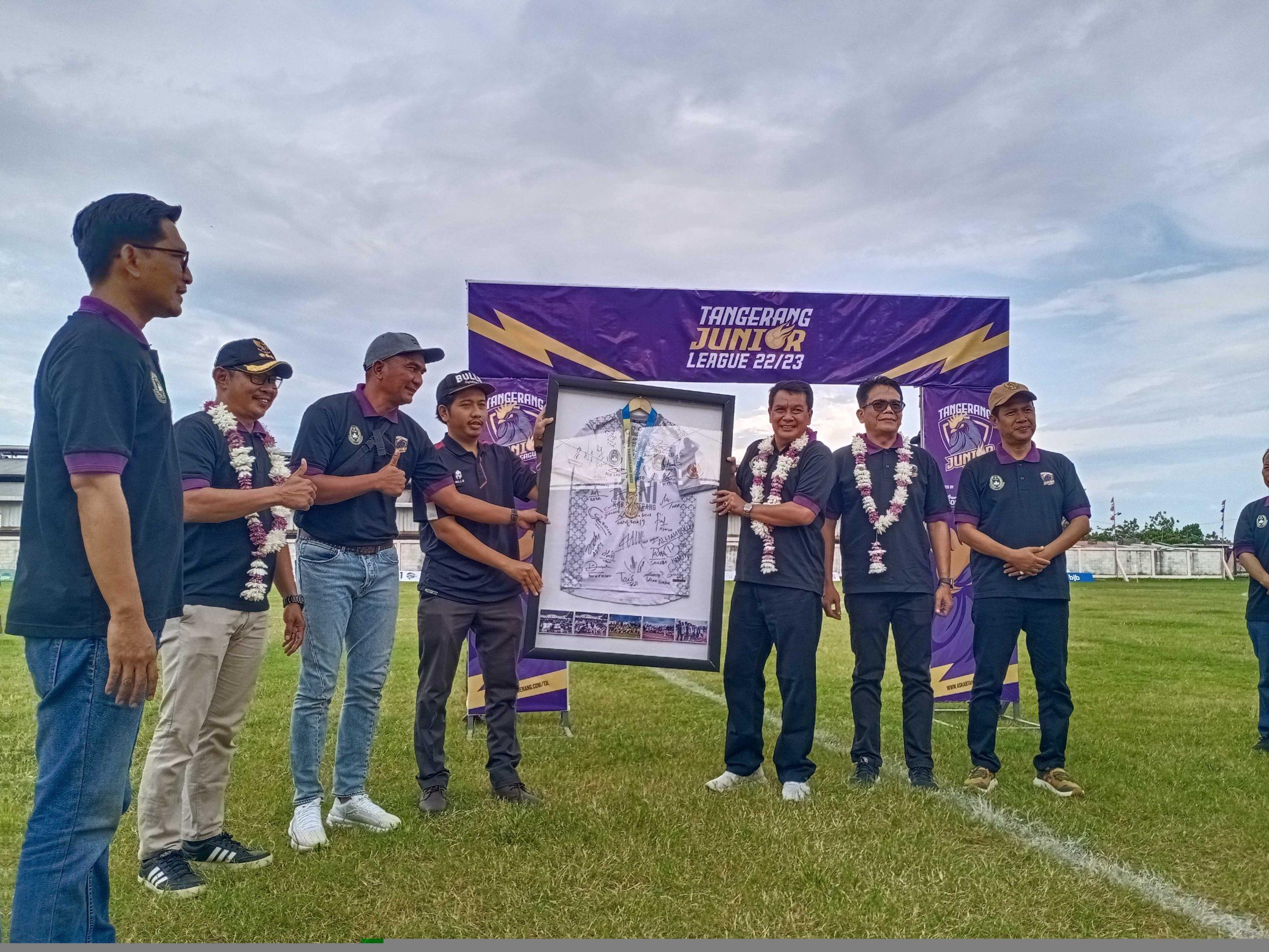 Sekda Maesyal Rasyid Buka Tjl Gelombang Ke Dua Di Stadion Mini Sipatan 9 Sekda Maesyal Rasyid Buka Tjl Gelombang Ke Dua Di Stadion Mini Sipatan