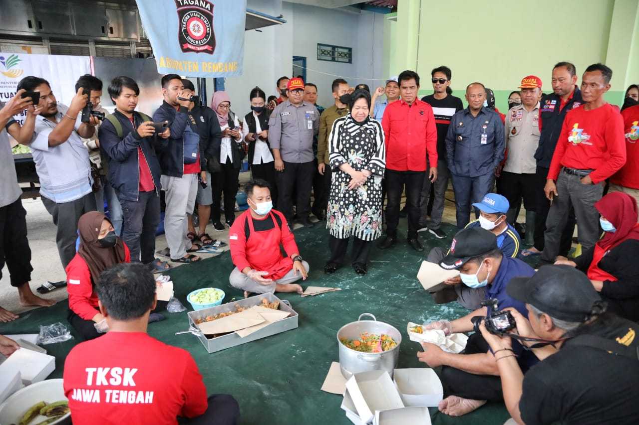 Komisi Ii Dpr Ri Salurkan Bantuan Korban Banjir Di Pati Bersama Mensos