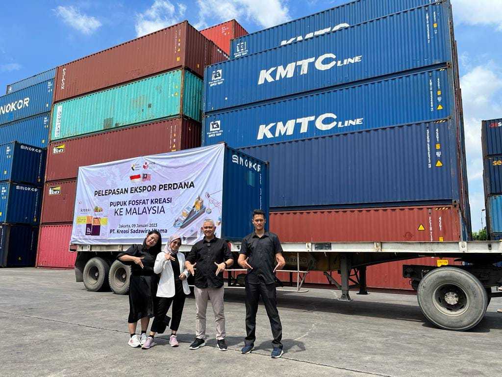 Perdana! Perusahaan Binaan Fkdb Ekspor Pupuk Fosfat Ke Malaysia