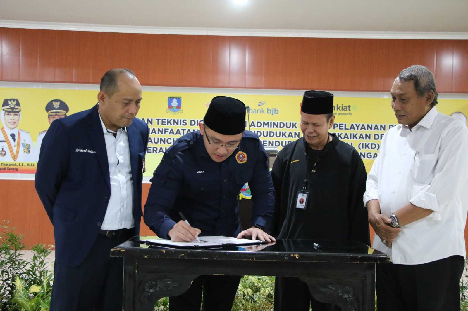Karang Taruna Banten Mendorong Digitalisasi Adminduk Dengan Perekaman E-Ktp Di Sekolah 11 Karang Taruna Banten Mendorong Digitalisasi Adminduk Dengan Perekaman E-Ktp Di Sekolah