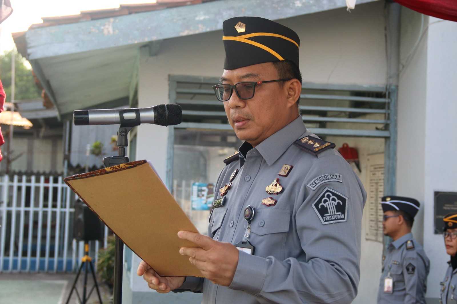 Lapas Cirebon Ikuti Upacara Peringatan Hut Kemenkumham Ri Ke-78 11 Lapas Cirebon Ikuti Upacara Peringatan Hut Kemenkumham Ri Ke-78