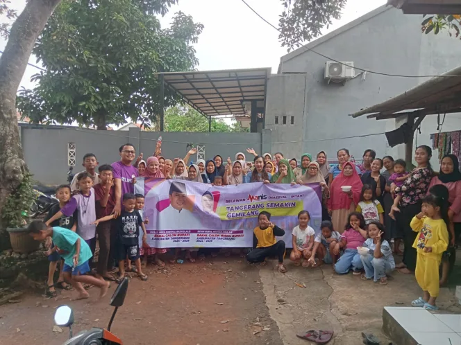 
Keterangan foto : Relawan Maesal - Intan (Manis) Kabupaten Tangerang melakukan konsolidasi di akar rumput.