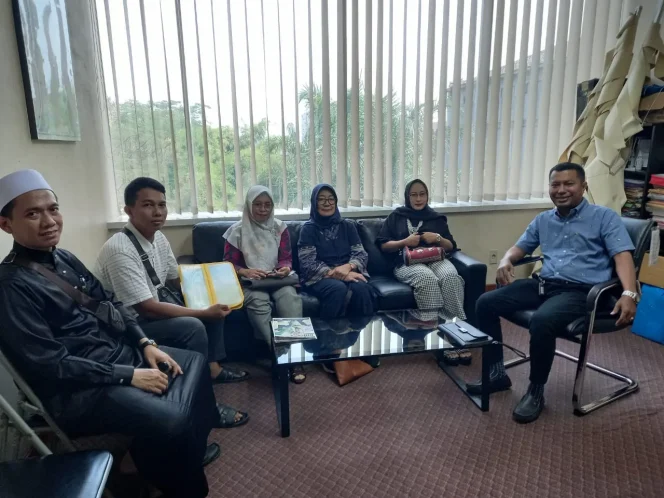
					Keterangan foto : Zentoni selaku Direktur Eksekutif LAK DKI Jakarta, Senin (28/7/2024) 