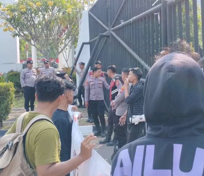 
Aliansi Mahasiswa Banten Tolak Dinasti Politik