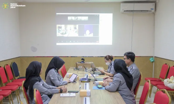 
Keterangan foto : Kemenkumham Jabar Bahas Raperwal Kota Bekasi Tentang PBJT, (9/9/2024) 