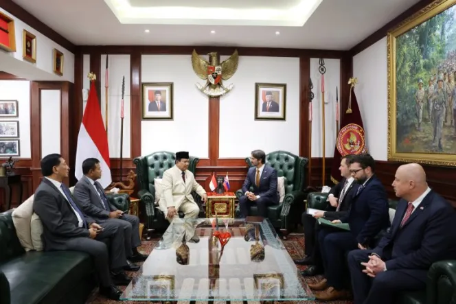 
Keterangan Foto: Menteri Pertahanan RI Prabowo Subianto menerima kunjungan kehormatan dari Deputi Perdana Menteri dan Menteri Pertahanan Republik Slovakia.