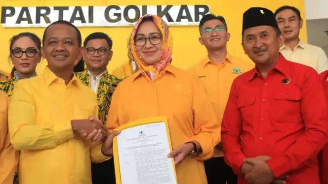 
Keterangan Foto: Partai Golkar berbalik arah dengan mendukung Airin dan Ade Sumardi—politikus PDI Perjuangan (PDIP)—untuk maju di Pilgub Banten.