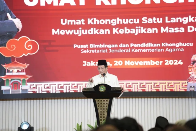 
Menteri Agama Nasaruddin Umar saat menyapa ribuan umat Konghucu di Auditorium HM Rasjidi, Kantor Kementerian Agama, Jakarta.