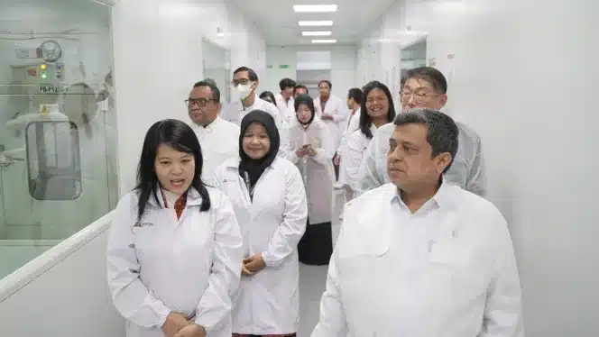 
Kunjungan kerja BPJPH ke perusahaan Daewoong Biologics Indonesia, sebuah perusahaan bioteknologi asal Korea Selatan, di Cikarang, Senin (9/12/2024).