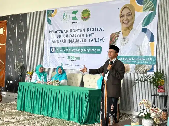 
Al Mizan Fondation bersama Harokah Majelis Taklim (HMT)  Menggelar Pelatihan Pengelolaan Media Sosial Bagi Para Daiah di Ponpes