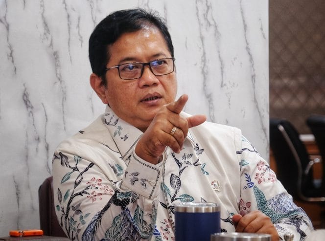 
Wakil Menteri Transmigrasi Viva Yoga.