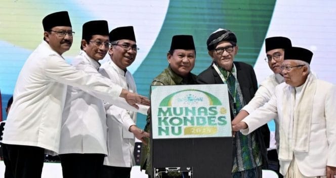 
Presiden Prabowo Subianto menghadiri Peringatan Hari Lahir (Harlah) Ke-102 Nahdlatul Ulama (NU) yang diselenggarakan di Istora Senayan.