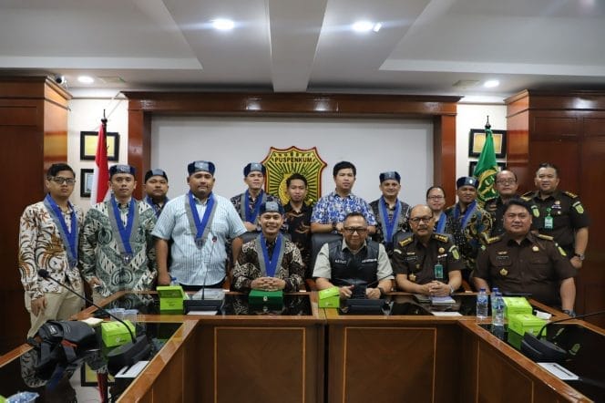 
Keterangan foto : Doni Manurung, Wakil Ketua Dewan Pimpinan Pusat Nasional Corruption Watch (DPP NCW) dalam pernyataan resminya, Sabtu (15/2/2025)