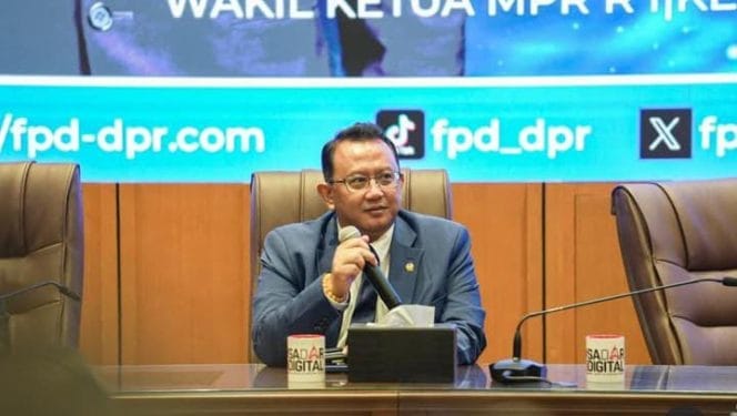 
Keterangan foto : Ketua DPD Partai Demokrat (PD) Jawa Barat Anton Sukartono Suratto, Senin (24/2/2025)