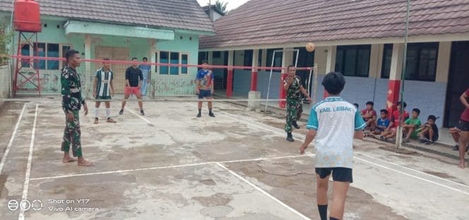 Keterangan foto : Olahraga Takraw di TMMD ke 123 Kodim 0603 Lebak, Selasa (25/2/2025)