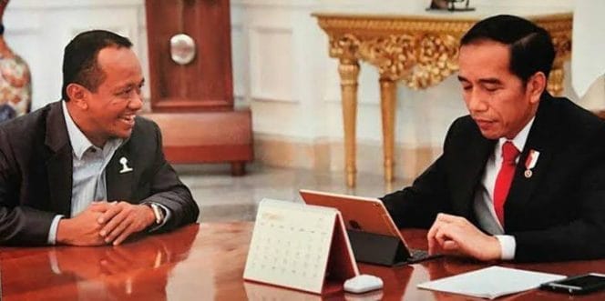 
Keterangan Foto: Presiden ke 7 Jokowi Widodo bersama Bahlil Lahadalia ketua umum Partai Golkar.