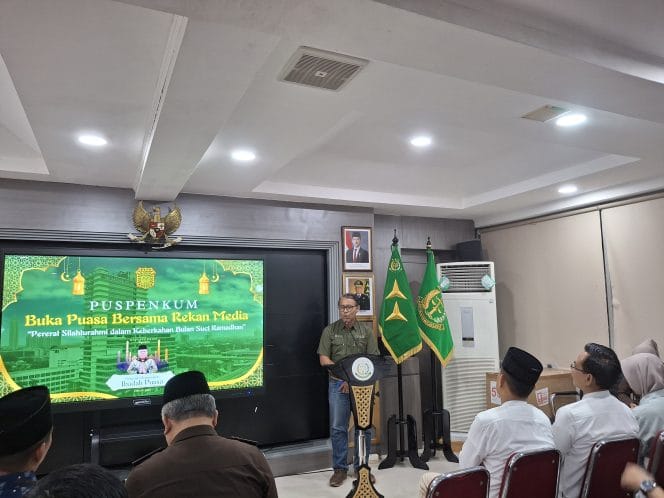 
Keterangan foto : Ketua Forum Wartawan Kejaksaan Agung (Forwaka), Baren Antoni Siagian, Selasa (11/3/2025)