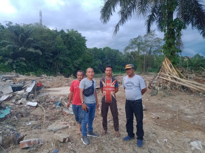 
Keterangan Foto : Walikota Padangsidimpuan bapak Dr.H letnan Dalimunthe.