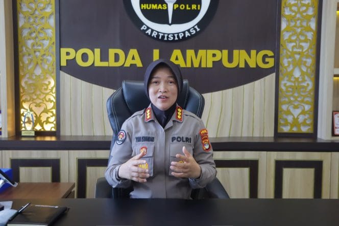
Keterangan Foto : Kabid Humas Polda Lampung, Kombes Yuni Iswandari membenarkan peristiwa tersebut.