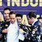 Teropongistana.com Jakarta - Upaya Rekonsiliasi Di Tubuh Dpp Angkatan Muda Pembaharuan Indonesia (Ampi) Menemui Jalan Buntu. Penyelesaian Konflik Di Dpp Ampi Kini Diserahkan Sepenuhnya Kepada Dpp Partai Golkar Sebagai Pembina Organisasi.   Rapat Pleno Yang Dijadwalkan Sebagai Bagian Dari Penyelesaian Konflik Internal Gagal Dilaksanakan Setelah Salah Satu Pihak Melanggar Kesepakatan Dalam Proses Mediasi.   Kesepakatan Tersebut Sebelumnya Telah Ditandatangani Oleh Jerry Sambuaga Dan Omar Pada 25 Maret 2025 Di Hotel Sultan, Dalam Pertemuan Yang Diinisiasi Oleh Dpp Partai Golkar Sebagai Pembina Organisasi Untuk Meredam Ketegangan Di Internal Ampi. “Kesepakatan Yang Difasilitasi Oleh Dpp Golkar Sebagai Langkah Rekonsiliasi Telah Dilanggar,&Quot; Ujar Rizki Maulana, Yang Kembali Ditunjuk Sebagai Sekjen Plt Dpp Ampi Berdasarkan Hasil Mediasi Tersebut, Jumat (27/3/2025). Rizki Menegaskan, Jerry Melanggar Kesepakatan Dengan Mengeluarkan Undangan Rapat Pleno Tanpa Tanda Tangannya Sebagai Sekjen Plt. “Ini Menunjukkan Ada Manuver Melawan Keputusan Bersama Yang Telah Dia Tanda Tangani Sendiri,&Quot; Tegas Rizki.   Rizki Juga Menyebut Ada Upaya Mengubah Struktur Kepengurusan Ampi Dengan Memasukkan Nama-Nama Baru Serta Memecat Sejumlah Pengurus Yang Dianggap Tidak Sejalan. “Dalam Pleno, Jerry Ingin Membuka Ruang Untuk Mengubah Sk Awal Dengan Mengganti Komposisi Kepengurusan Dan Menyingkirkan Pihak-Pihak Yang Dianggap Berseberangan. Ini Jelas Melanggar Kesepakatan Yang Sudah Disepakati Bersama,&Quot; Tambahnya. Rizki Menyesalkan Adanya Upaya-Upaya Yang Tidak Menghormati Upaya Para Senior Di Dpp Partai Golkar Dalam Menengahi Konflik Ini.   “Manuver Ini Sangat Disayangkan Karena Menunjukkan Ketidakpatuhan Terhadap Kesepakatan Yang Telah Disepakati Bersama. Ini Juga Berarti Mengabaikan Peran Dpp Partai Golkar Yang Berupaya Menyelesaikan Konflik Ini Secara Adil,&Quot; Ujarnya.   Sebagai Langkah Selanjutnya, Rizki Menegaskan Bahwa Penyelesaian Konflik Di Dpp Ampi Kini Diserahkan Sepenuhnya Kepada Dpp Partai Golkar Sebagai Pembina Organisasi.   “Saya Akan Meminta Arahan Dari Dpp Partai Golkar Terkait Langkah-Langkah Ke Depan. Semua Ini Demi Menjaga Soliditas Ampi Yang Kita Cintai,&Quot; Tutupnya.