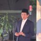 Jakarta - Upaya Menteri Agama Nasaruddin Umar Meminta Tambahan Kuota Petugas Haji Berbuah Hasil. Permintaan Itu Sudah Disetujui Oleh Pemerintah Arab Saudi. &Quot;Alhamdulillah, Permintaan Kita Sudah Dipenuhi Arab Saudi. Tambahan Kuota Petugas Haji Sudah Masuk E-Hajj,&Quot; Terang Menag Nasaruddin Umar Di Jakarta, Minggu (13/4/2025). &Quot;Saya Sampaikan Apresiasi Dan Terima Kasih Kepada Pemerintah Arab Saudi Atas Perkenannya Memberikan Tambahan Kuota Petugas Haji Indonesia,&Quot; Sambungnya. Indonesia Awalnya Menerima Alokasi Kuota Petugas Haji Sebesar 1% Dari Total Kuota Jemaah Haji (221.000). Jumlahnya Sebanyak 2.210. &Quot;Kita Dapat Alokasi Tambahan Sebesar 1% Lagi, Atau 2.210. Ini Akan Kita Optimalkan Untuk Memberikan Layanan Terbaik Ke Jemaah Haji,&Quot; Sebutnya. Sejak Awal, Kata Menag, Kemenag Menyampaikan Ke Arab Saudi Bahwa Tambahan Petugas Ini Sangat Penting. Sebab, Mereka Juga Akan Memberikan Layanan Dan Membantu Jemaah. Hal Itu Akan Ikut Membantu Petugas Saudi Dalam Menyukseskan Penyelenggaraan Ibadah Haji. &Quot;Secara Psikologis, Ini Juga Akan Memudahkan Jemaah Karena Tidak Terkendala Masalah Komunikasi Dan Perbedaan Budaya,&Quot; Ujar Menag. Dirjen Penyelenggaraan Haji Dan Umrah Hilman Latief Menambahkan, Pihaknya Akan Segera Mendistribusikan Tambahan Kuota Petugas Haji Ini Pada Pos-Pos Layanan Yang Dibutuhkan. Sebagai Contoh, Sementara Ini, Petugas Yang Menyertai Jemaah Dalam Penerbangan (Kelompok Terbang Atau Kloter) Baru Teralokasikan Tiga Orang Per Kloter. Padahal Biasanya Lima Orang. &Quot;Petugas Kloter Tentu Akan Kita Tambah. Demikian Juga Untuk Petugas Non Kloter, Baik Untuk Layanan Bimbingan Ibadah, Akomodasi, Konsumsi, Transportasi Di Arab Saudi, Dan Layanan Lainnya,&Quot; Jelas Hilman Yang Saat Ini Sedang Berada Di Arab Saudi. Saat Ini, Lanjut Hilman, Pihaknya Sudah Mengumumkan Hasil Seleksi Petugas Berdasarkan Kuota Awal. Untuk Proses Bimbingan Teknis (Bimtek) Bagi Petugas Penyelenggara Ibadah Haji (Ppih) Aeab Saudi Akan Dilakukan Dari 14 - 20 April 2025. &Quot;Petugas Yang Masuk Kuota Tambahan Ini Akan Segera Kita Proses Agar Mereka Juga Bisa Segera Mengikuti Bimtek Petugas Haji,&Quot; Tandasnya. Ditjen Penyelenggaraan Haji Dan Umrah (Phu) Kemenag Telah Menerbitkan Rencana Perjalanan Haji (Rph) 1446 H. Jemaah Haji Indonesia Dijadwalkan Akan Mulai Masuk Asrama Haji Pada 1 Mei 2025. Sehari Berikutnya, Jemaah Haji Reguler Asal Indonesia Secara Bertahap Akan Mulai Diberangkatkan Ke Tanah Suci Dari Embarkasi Masing-Masing.