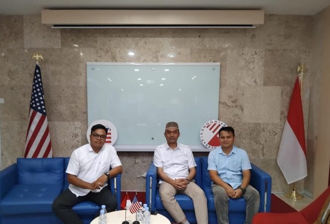 Keterangan foto; Ketua DPW JAN Banten, Muhamad Yusup, melakukan audiensi langsung dengan pihak Kementerian Agama RI yang diwakili oleh Staf Khusus Menteri Agama, Gugun Gumilar, M.A., Ph.D., Jum'at (18/04/2025).