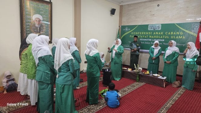 
Keterangan Foto : Ketua Pimpinan Wilayah NU Propinsi Banten, Nony Menawati.