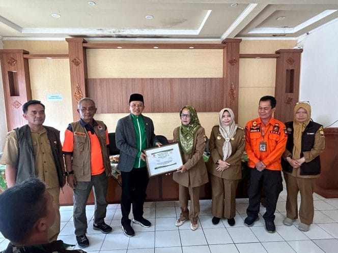 
Keterangan Foto : Anggota DPR RI dari Fraksi Partai Kebangkitan Bangsa (PKB), Dr. KH. Maman Imanulhaq, MM.