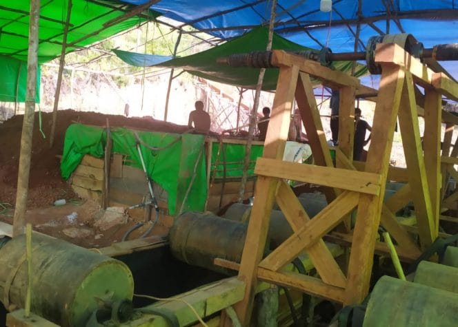 
Keterangan foto: Perusahaan Tambang Emas Ilegal.