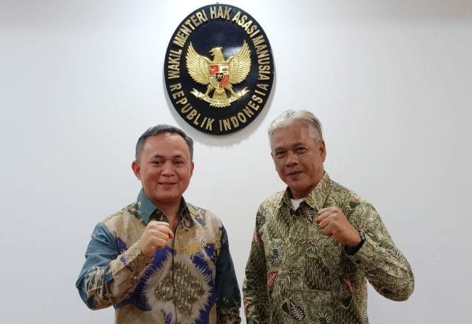 
Keterangan Foto : Wakil Menteri HAM, Mugiyanto dan Revitriyoso Husodo (Yayasan Gerak Nusantara Sejahtera).