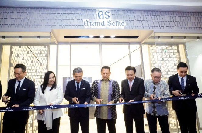 
Keterangan foto : Anggota DPR RI sekaligus Wakil Ketua Umum KADIN Indonesia Bambang Soesatyo mengapresiasi dibukanya Grand Seiko Mono Salon pertama di Indonesia, Jumat (9/5/2025)