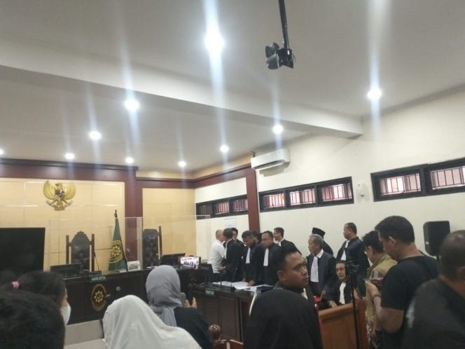 
Kasus dugaan pemalsuan dokumen surat tanah dengan terdakwa Charly Chandra kembali disidangkan di Pengadilan Negeri (PN) Tangerang