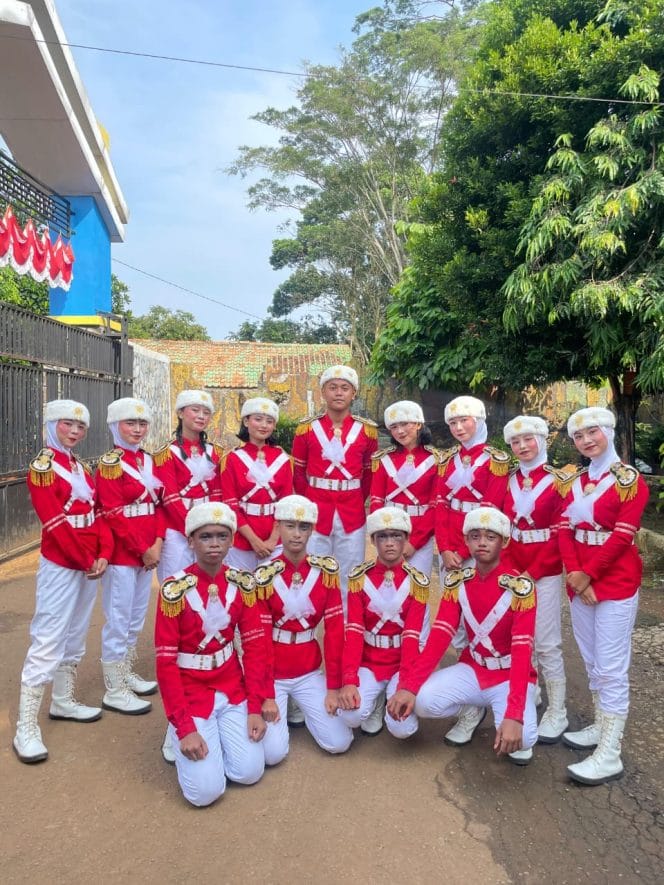 Paskibraka smpn1 Kemang dalam kegiatan MPLS.