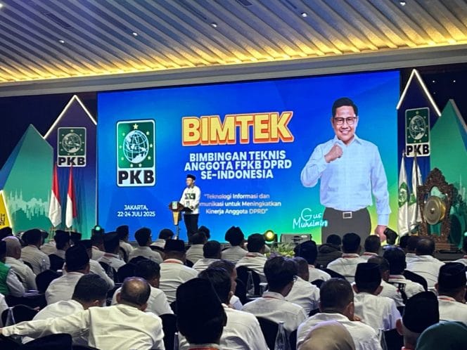 
Foto Oleh: Dr. KH. Maman Imanulhaq, MM. (Wakil Ketua Fraksi PKB DPR RI/Dewan Syura DPP PKB)