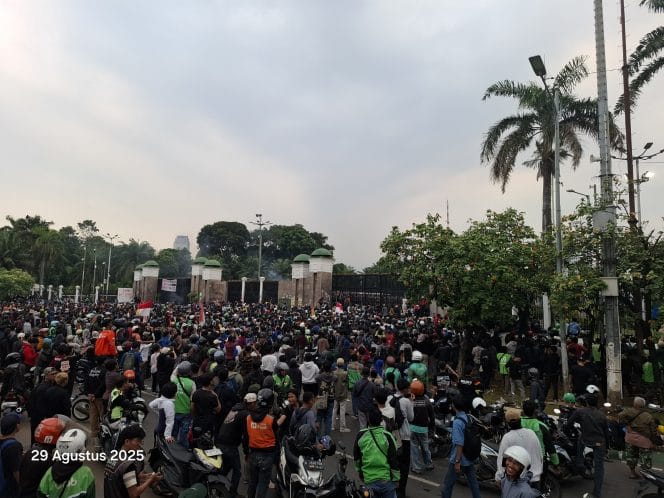 Aksi di depan DPR RI, Jumat (1/9/2025)