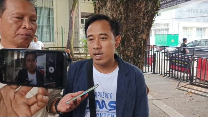 
Keterangan foto: Ketua Jaringan Siber Media Indonesia (JMSI) Kabupaten Lebak sekaligus Ketua Umum Forum Wartawan Solid (FWS), Aji Rosyad.