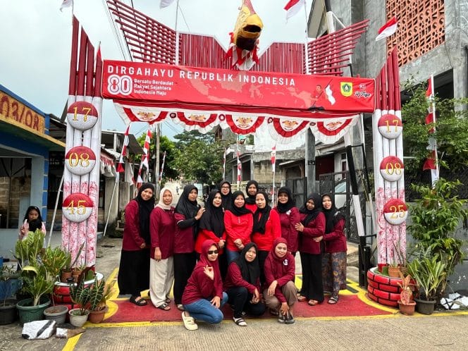 
Menjelang Hari Ulang Tahun Republik Indonesia (HUT RI) ke-80, sejumlah warga masyarakat di Perumahan Villa Melia RT 03/ RW 08 Rawa Kalong, Gunung Sindur