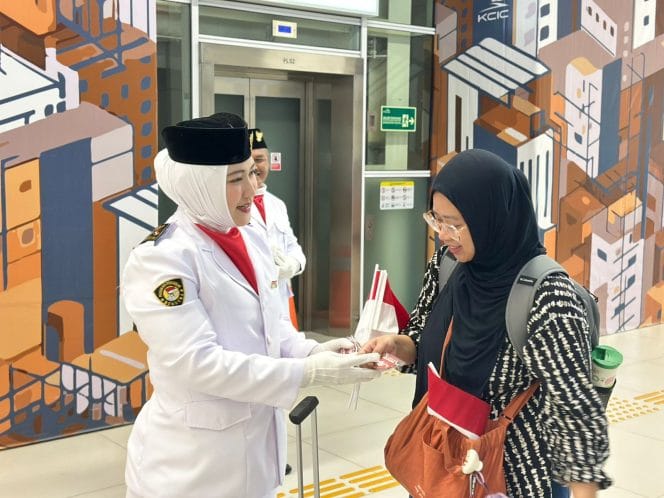 
Keterangan foto : General Manager Corporate Secretary KCIC Eva Chairunisa, Minggu (17/8/2025)