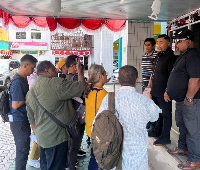 
Keterangan foto : Donny Manurung, SH., MH., Koordinator Tim Kuasa Hukum PKLSP, Selasa (19/8/2025)